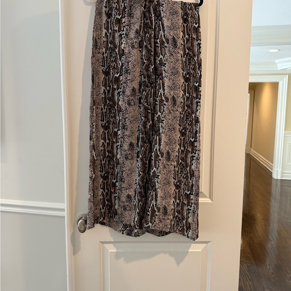 Tolani Pants - Stylish Snake Print beach pants.